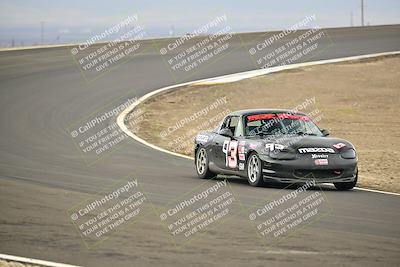 media/Jan-26-2025-CalClub SCCA (Sun) [[cfcea7df88]]/Group 4/Race/